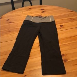Lululemon gather and grow crop, size 4